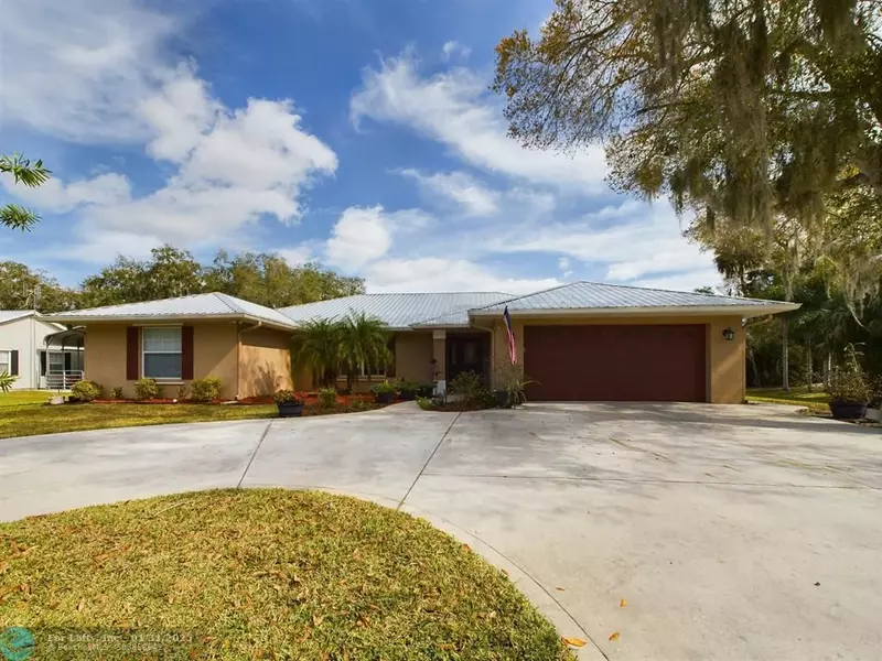 2115 SW 3rd Ave, Okeechobee, FL 34974