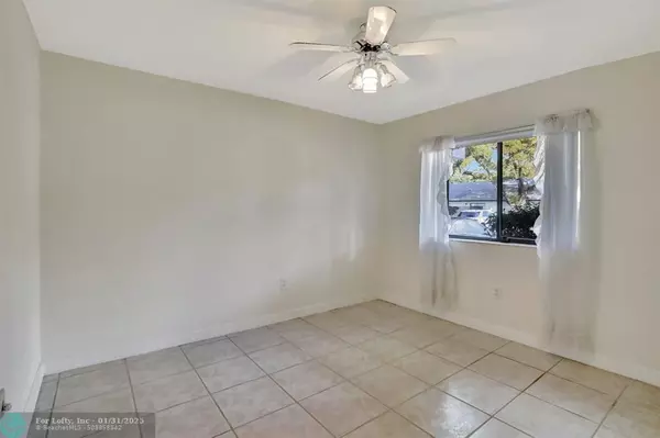 Weston, FL 33326,342 Fairway Cir  #20