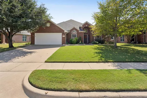 770 Little Ridge Court, Burleson, TX 76028