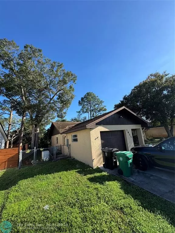 Port St Lucie, FL 34983,1611 SE Mistletoe St