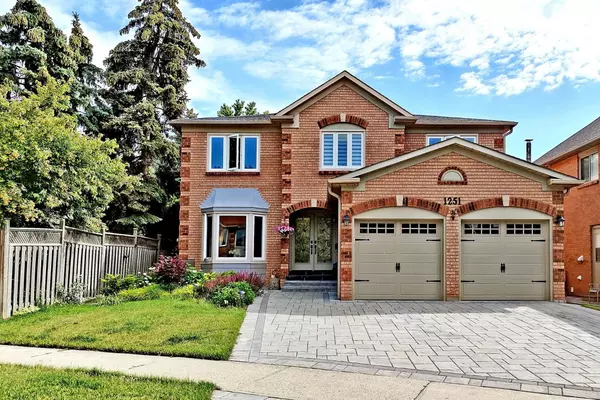 1251 Kings College DR, Oakville, ON L6M 2V1