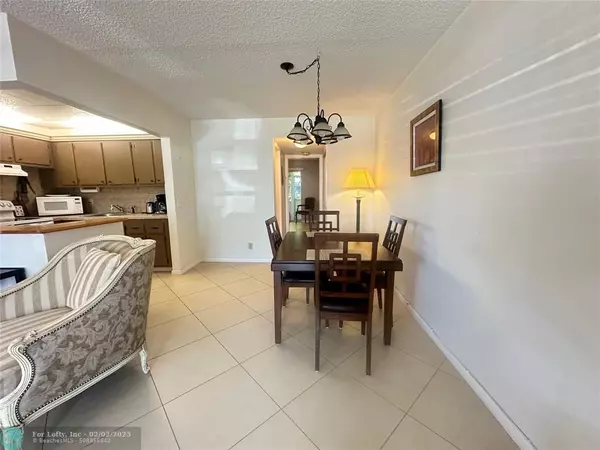 Deerfield Beach, FL 33442,27 Newport B  #27