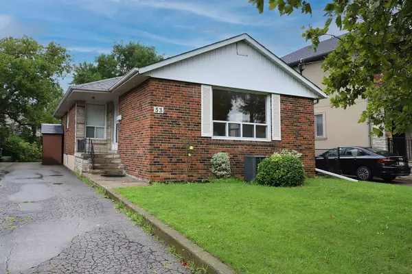 53 Lynnford DR, Toronto W08, ON M9B 1H8