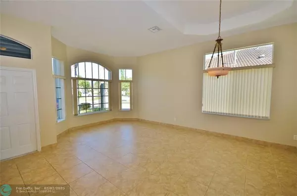 Pembroke Pines, FL 33332,19414 SW 67th St