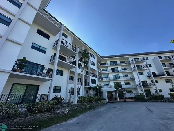 Fort Lauderdale, FL 33315,1000 River Reach Drive  #102