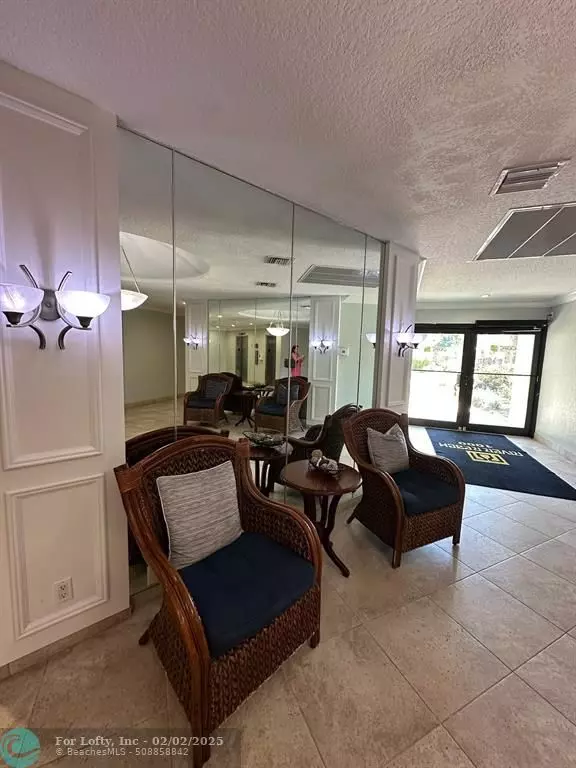 Fort Lauderdale, FL 33315,1000 River Reach Drive  #102