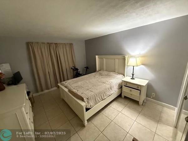 Fort Lauderdale, FL 33308,1801 NE 62nd St  #101