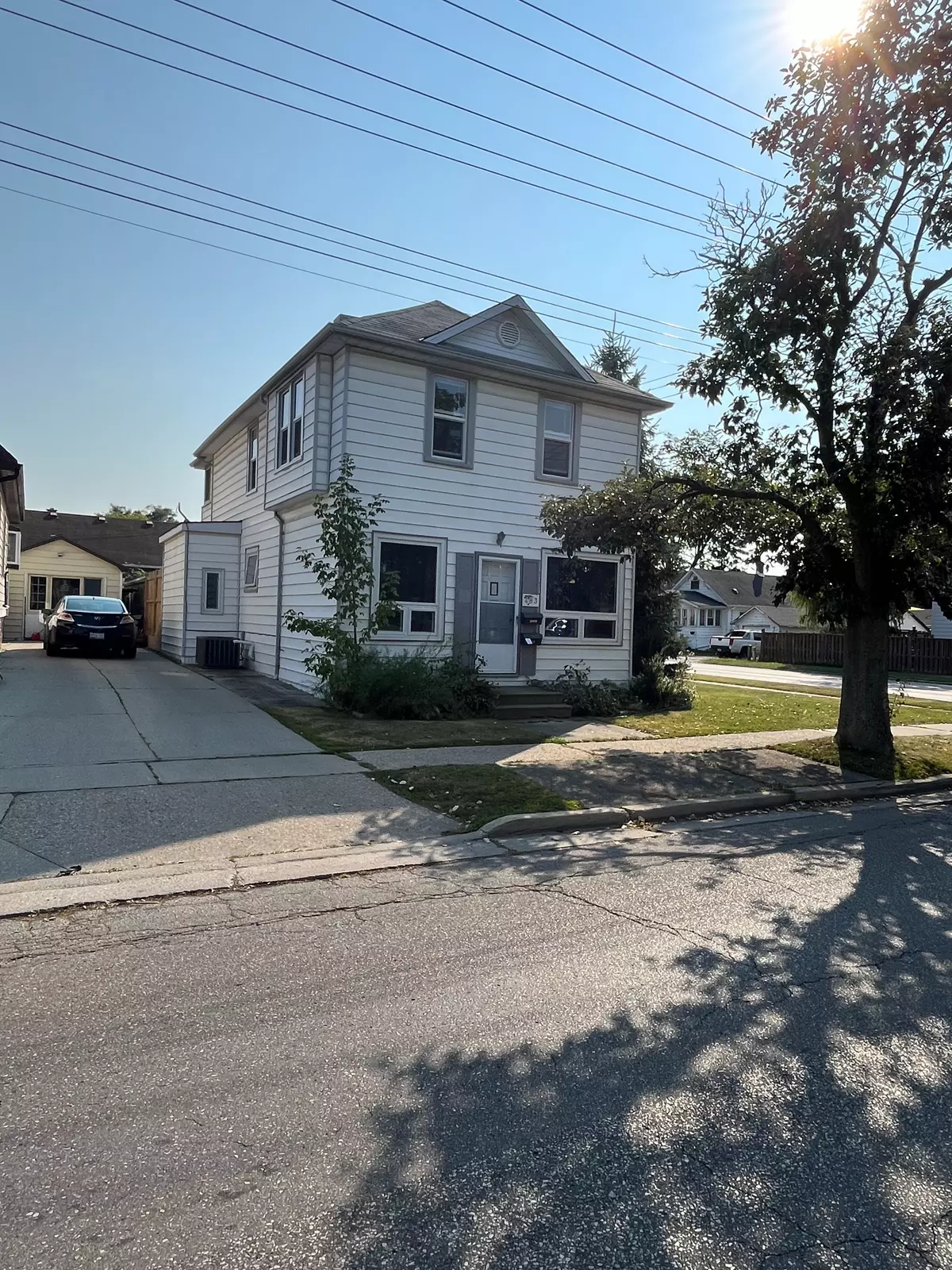 Sarnia, ON N7T 1J1,483 Wellington ST