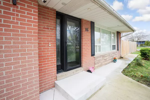 Brampton, ON L6X 2L7,86 Windermere CT