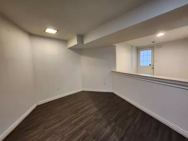 Mississauga, ON L5R 2Z3,1078 Ceremonial(Basement) DR