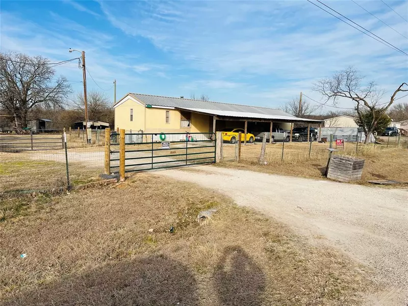 1009 Ben Drive, Cleburne, TX 76031