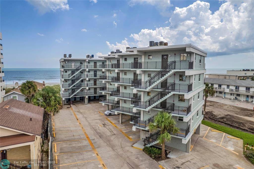 Jacksonville Beach, FL 32250,731 1st St S  #3E