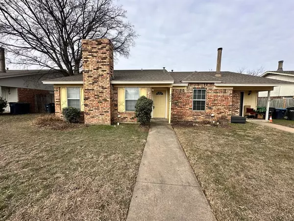 7472 Tiffany Meadows Lane #7472, Fort Worth, TX 76140