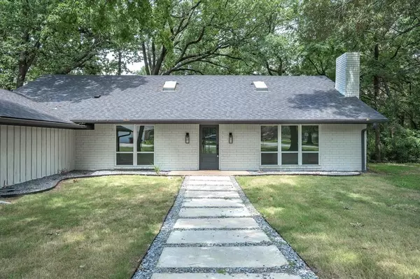 305 Bowie Street, Edgewood, TX 75117