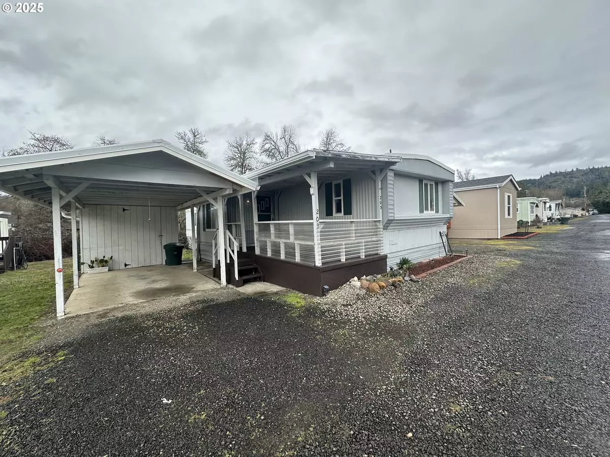 Roseburg, OR 97470,203 NE NEPTUNE CT