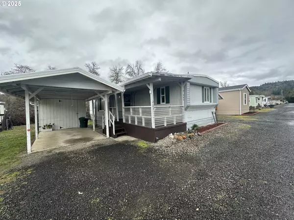 203 NE NEPTUNE CT, Roseburg, OR 97470