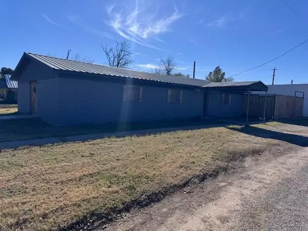 Hamlin, TX 79520,312 SW Avenue B