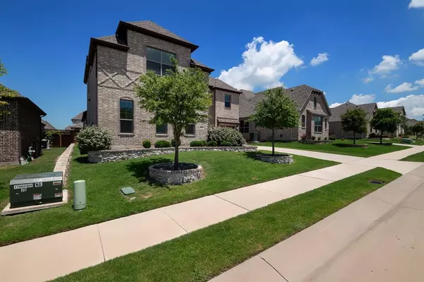 Rockwall, TX 75087,932 Hunters Creek Drive