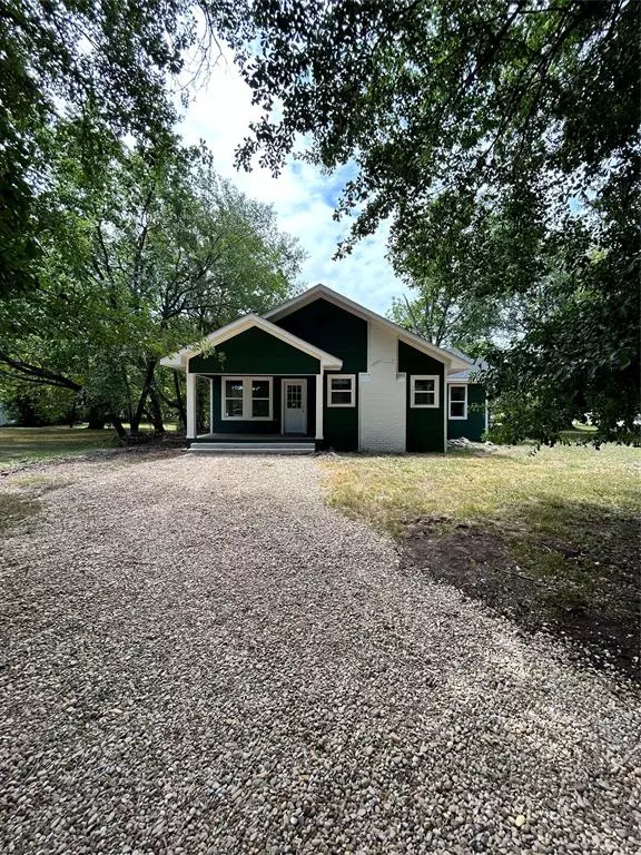 Kerens, TX 75144,304 3rd Street