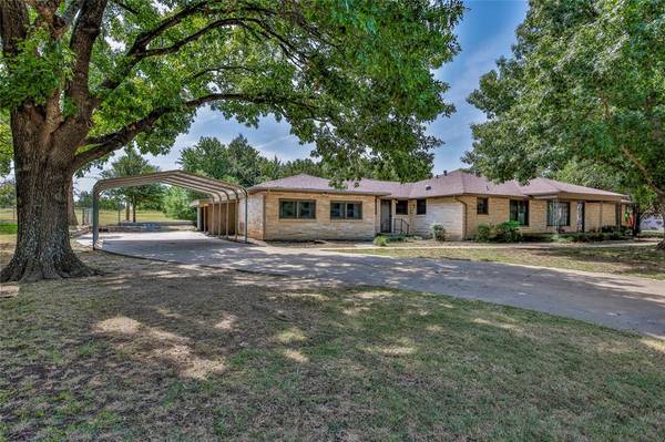 1406 W California Street, Gainesville, TX 76240