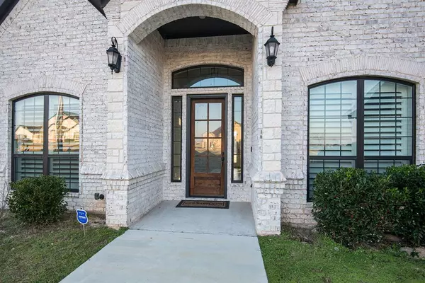 413 Christian Way, Azle, TX 76020