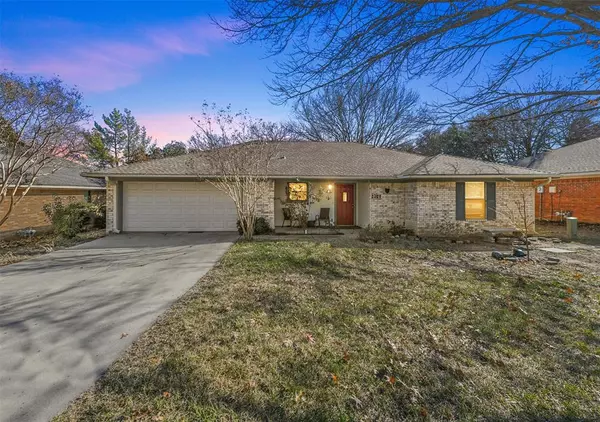 2304 Parkside Drive, Denton, TX 76201