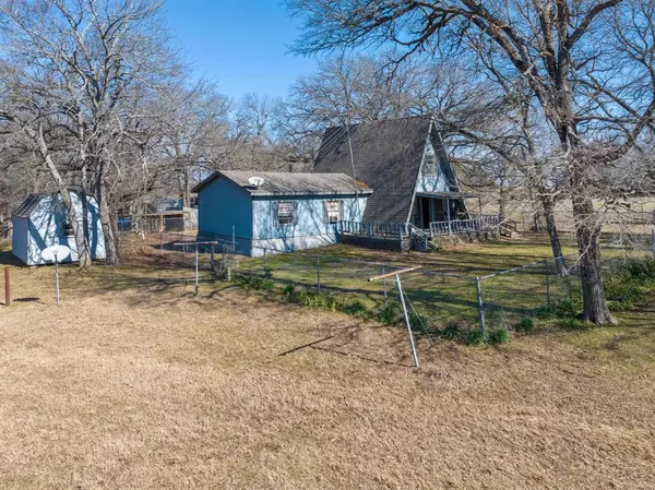 Honey Grove, TX 75446,702 County Road 2715