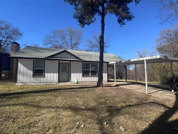 521 Hilltop Drive, Tool, TX 75143