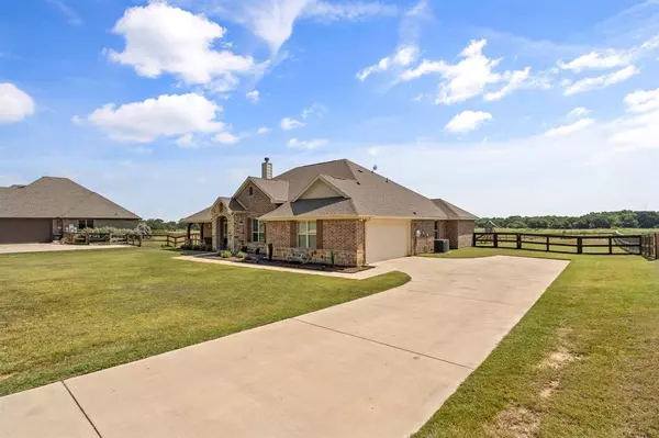 Springtown, TX 76082,8330 Old Springtown Road