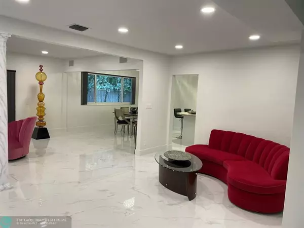 Fort Lauderdale, FL 33305,2732 NE 26th St