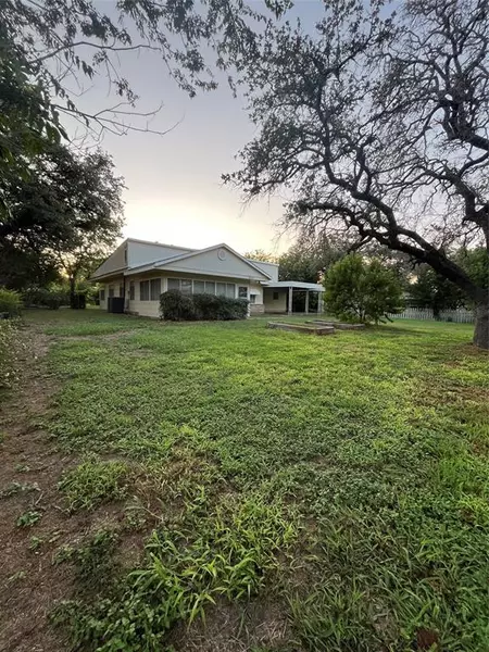 195 County Road 1281, Morgan, TX 76671