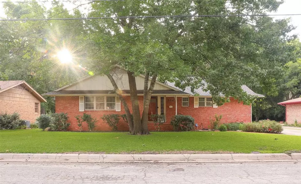 508 S Chestnut Street, Gainesville, TX 76240