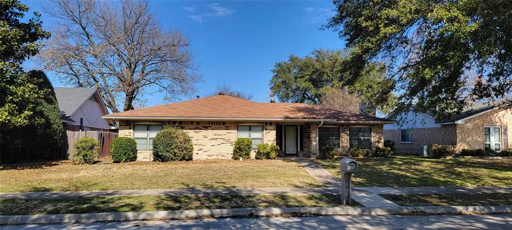 2105 E Collins Boulevard, Richardson, TX 75081