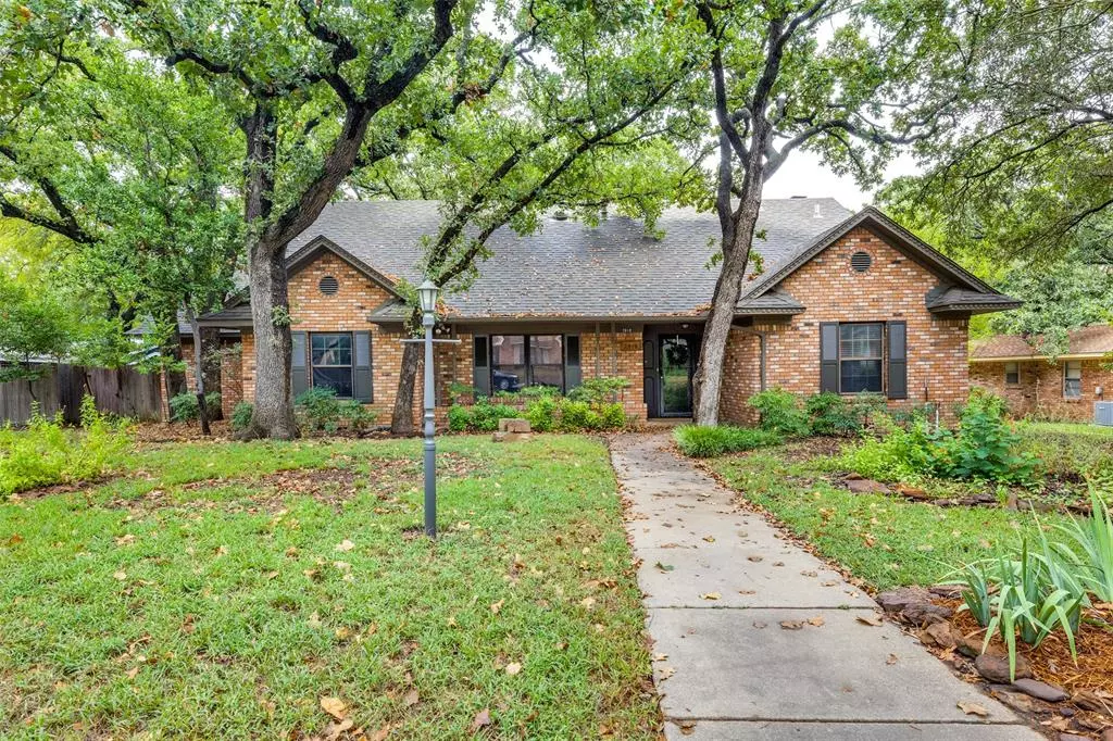 Denton, TX 76209,2810 Foxcroft Circle