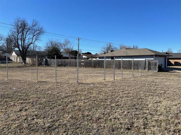 280 Windsor Way, Midwest City, OK 73110