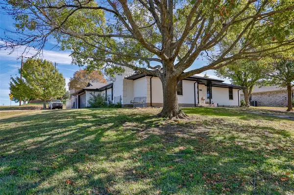 Muenster, TX 76252,1076 N Cedar Street