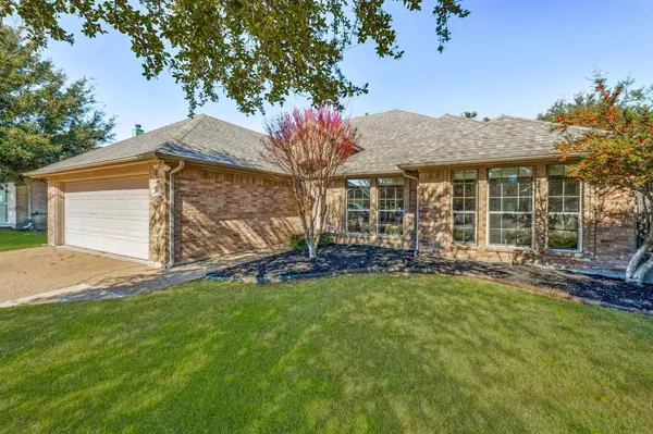 10828 Golfview Way, Benbrook, TX 76126