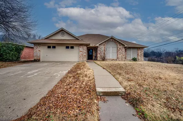 2100 Field Lane, Mansfield, TX 76063