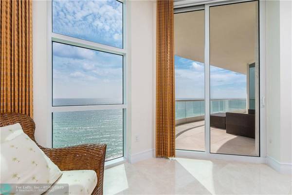 Sunny Isles Beach, FL 33160,16051 Collins Ave  #1202