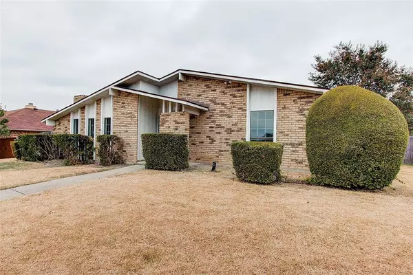 813 Wood Glen, Desoto, TX 75115