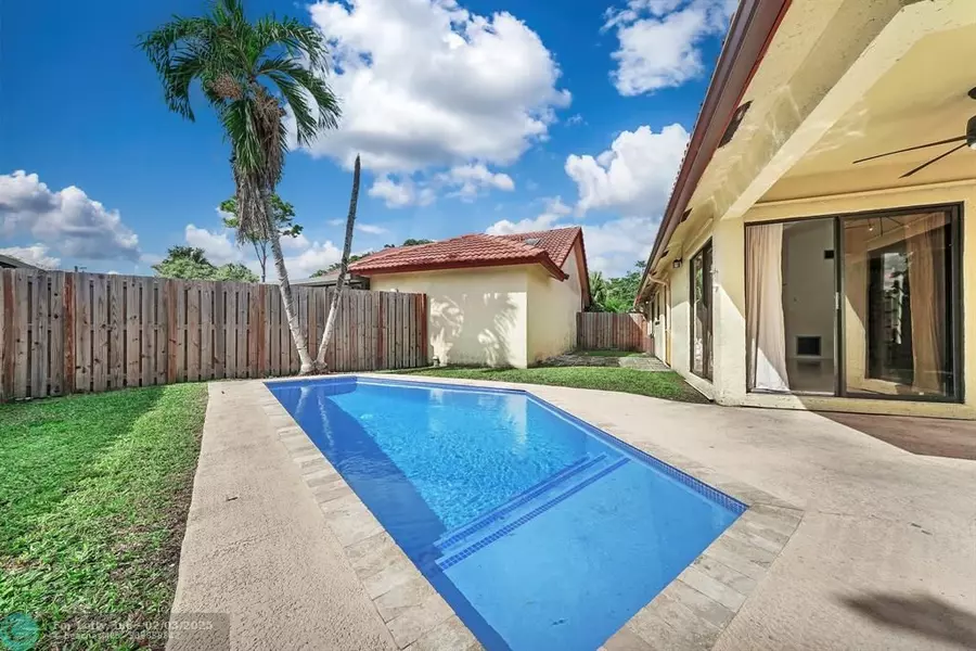 11250 SW 2nd Pl, Pembroke Pines, FL 33025