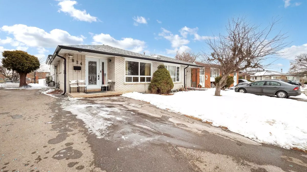 Mississauga, ON L5C 1N9,824 Eaglemount CRES