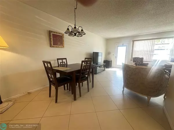 Deerfield Beach, FL 33442,27 Newport B  #27