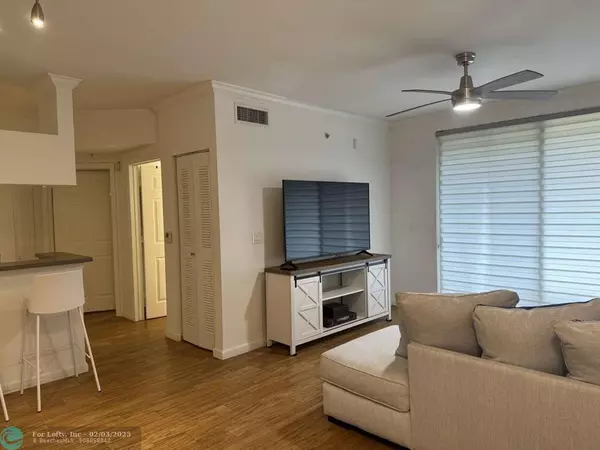 Sunny Isles Beach, FL 33160,17125 N Bay Rd  #3102