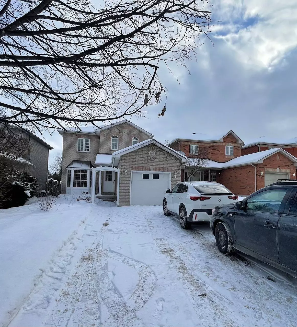 Simcoe, ON L4N 8X4,35 Drake DR #Bsmt