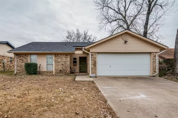 6636 Fair Oaks Drive, Watauga, TX 76148