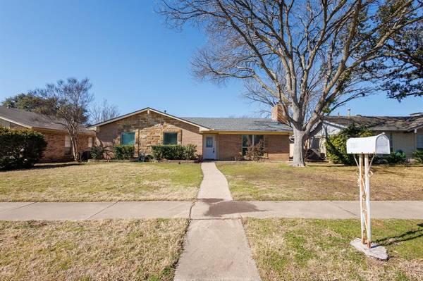 2025 Glenbrook Meadows Drive, Garland, TX 75040