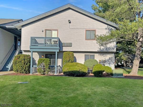 20 Delar Pkwy #103, Franklin Twp., NJ 08823