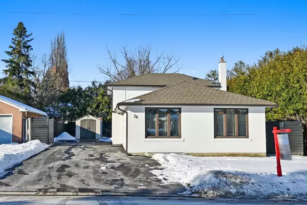 26 Kemano RD, Aurora, ON L4G 2Y3