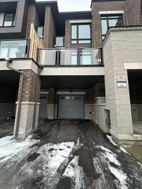 44 Elsinore ST, Vaughan, ON L4H 5G2